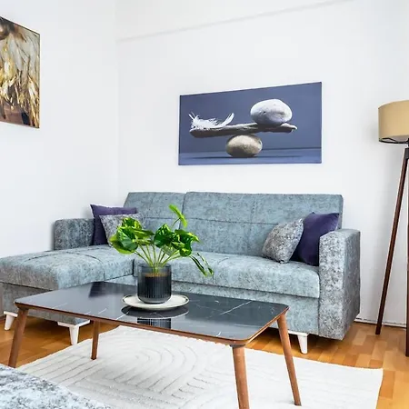 Large & Stylish Central 2br Flat In Beyoglu Istambul