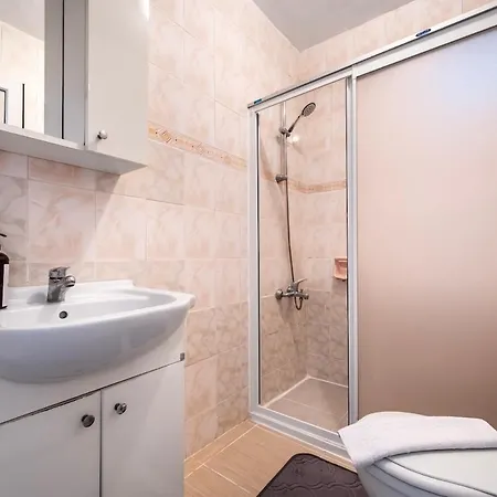 Large & Stylish Central 2br Flat In Beyoglu