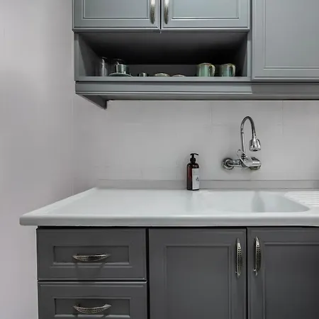 Large & Stylish Central 2br Flat In Beyoglu